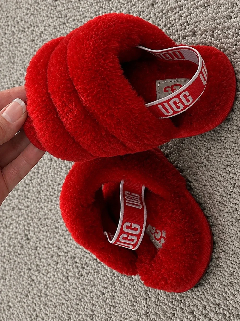 UGG Fluff Yeah Slide Kids XS 4/5 Red Fuzzy Plush Slippers Sandals